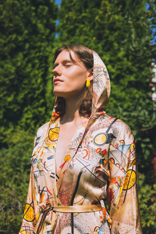 Pikk kapuutsiga kimono "Kandinsky kompositsioon kollases"