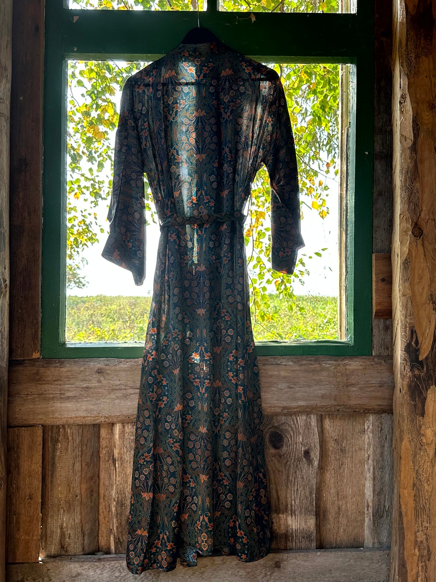 Pikk kimono "Pärsia printsess" KAPUUTSIGA
