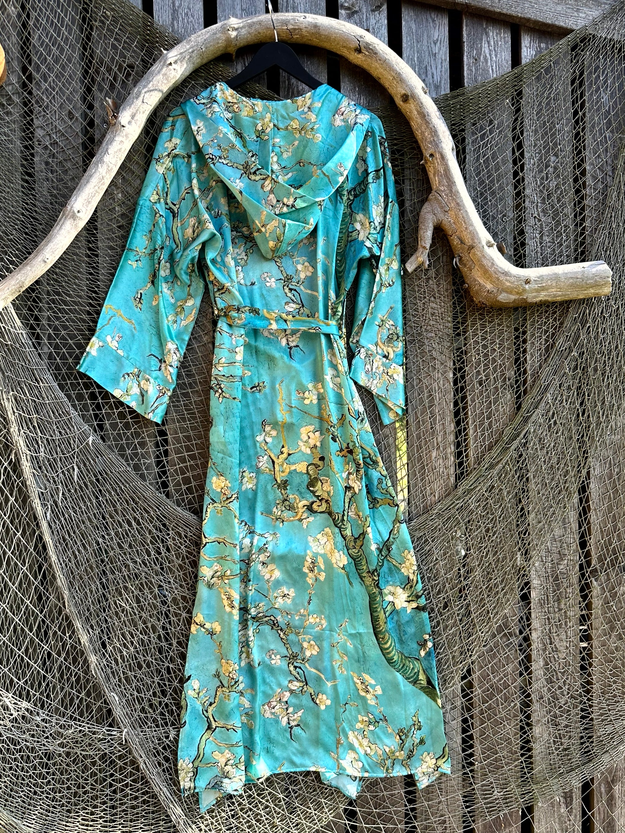 Long hooded kimono "Japanese Lake"