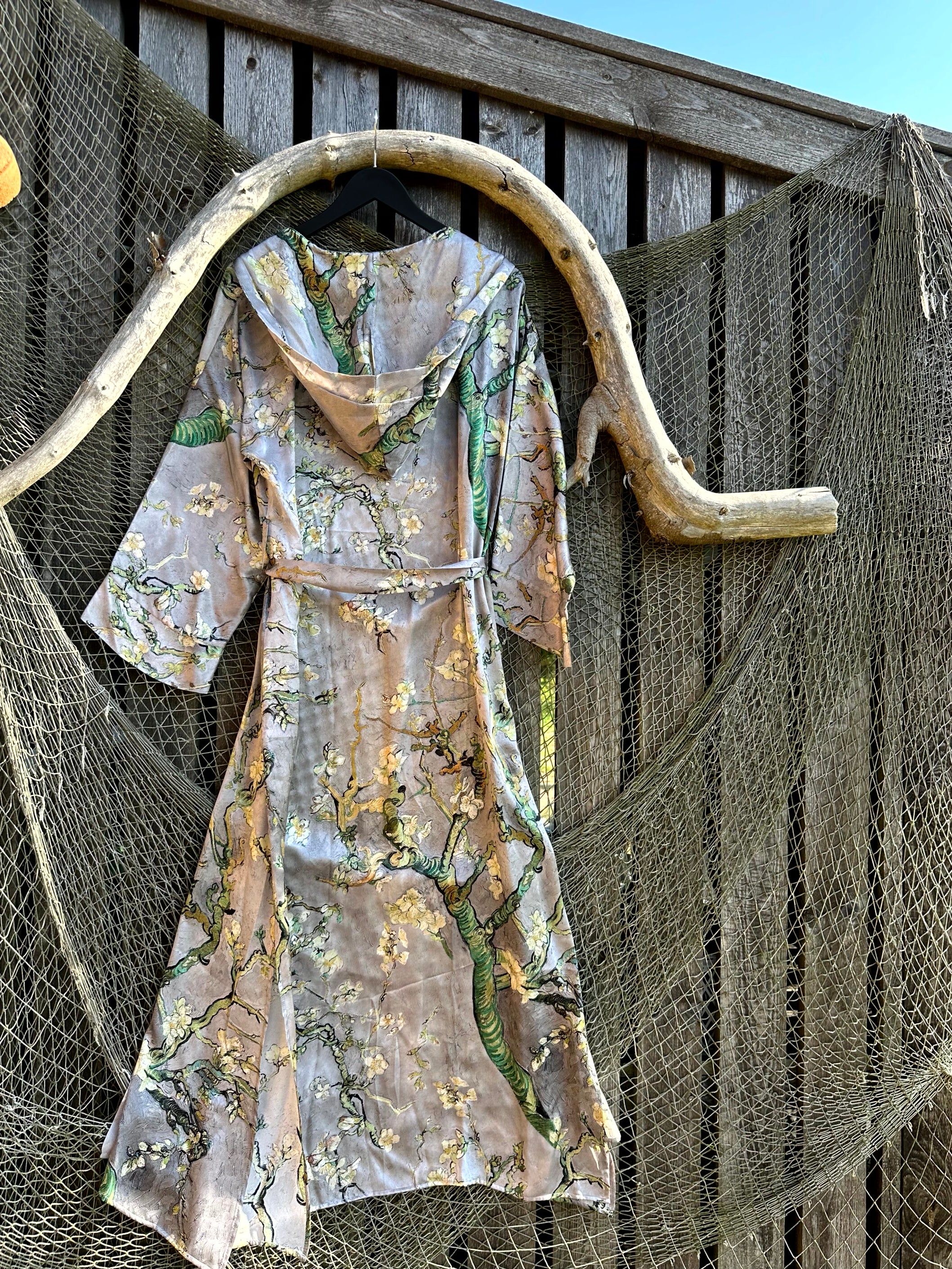 Long hooded kimono "Japanese Winter"